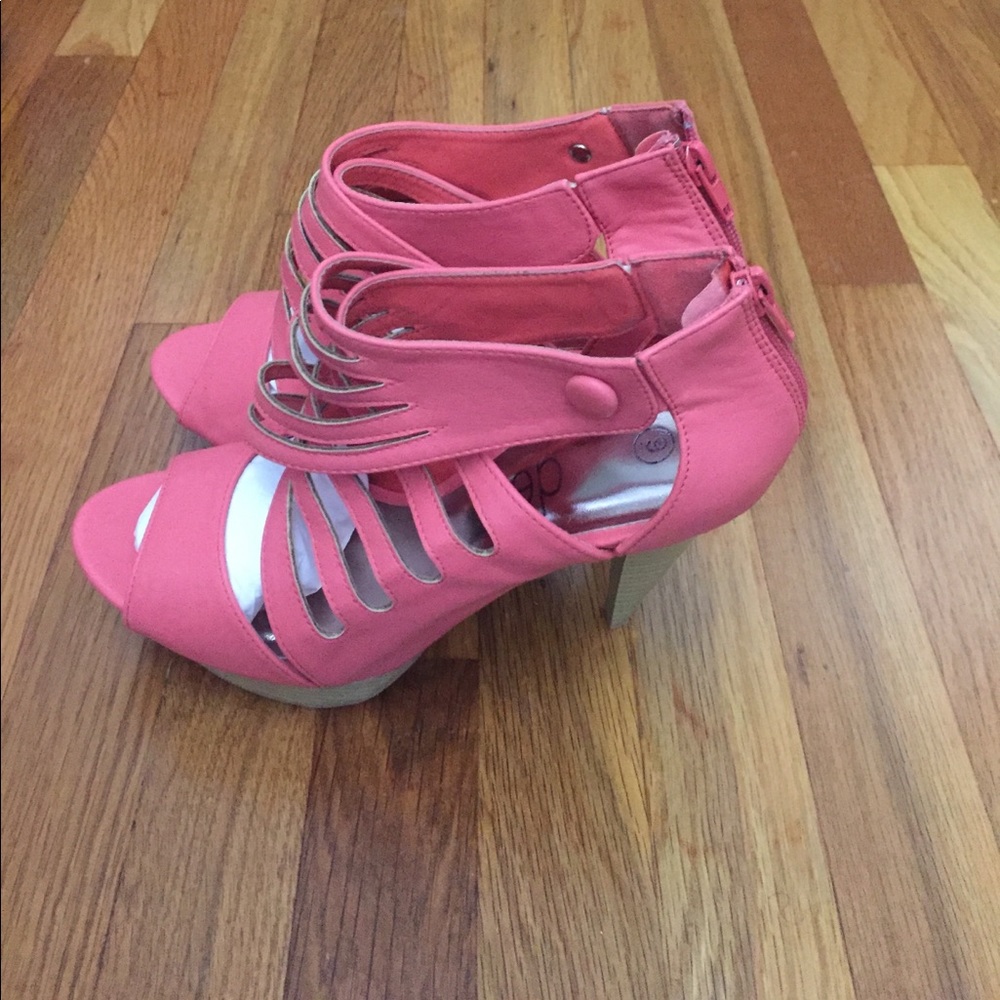 Pink shoes - Picture 3 of 6